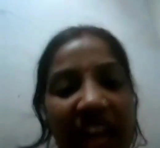 gf ne vc mein boob dikhayi