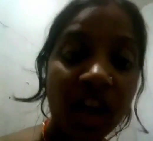 gf ne vc mein boob dikhayi