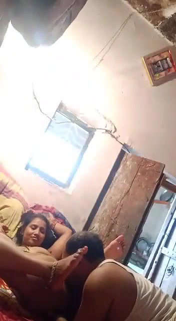 buddhe ne choot chatne ke bad chudai kri