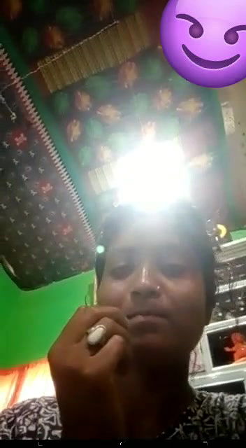 bhabhi ne vc me lover ko boob dikhayi