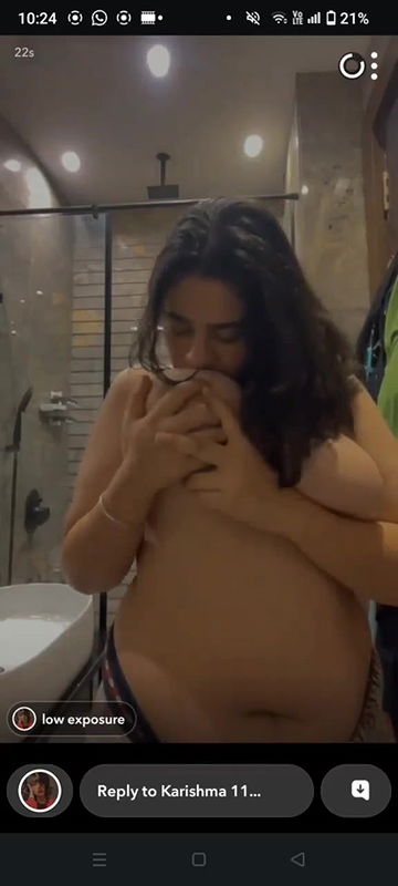 Thick beautiful girlfriend leaked nude teasing Snapchat video P1