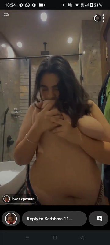 Thick beautiful girlfriend leaked nude teasing Snapchat video P1