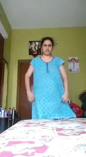 Homely Indian Wife Nude Show