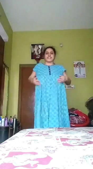 Homely Indian Wife Nude Show