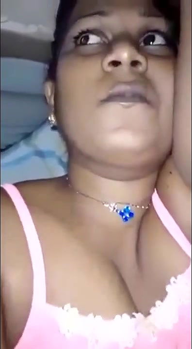 sexy chubby Tamil girl boob press and topless show