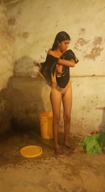 Dehati girl bathing