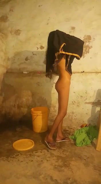Dehati girl bathing