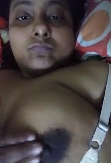 Busty Bangladeshi girl showing her nude big boobs