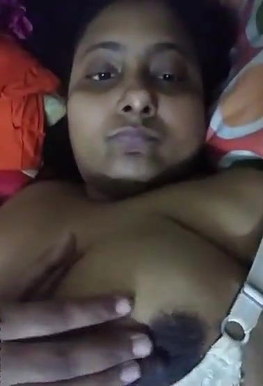 Busty Bangladeshi girl showing her nude big boobs