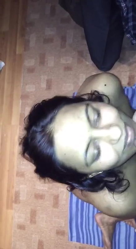 Indian Bhabhi cum facial video MMS