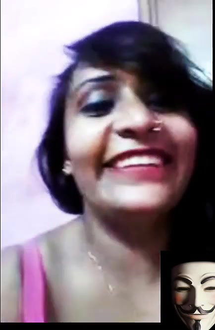 Naughty sexy boob show of a sexy Bhabhi