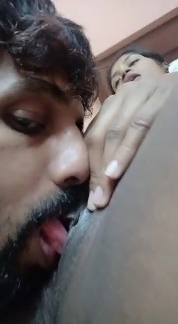 Indian GF pussy licking by her lover MMS video