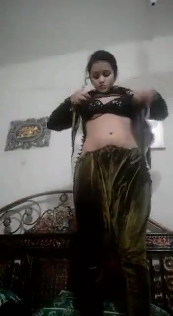 hijabi girl showing pussy and boob
