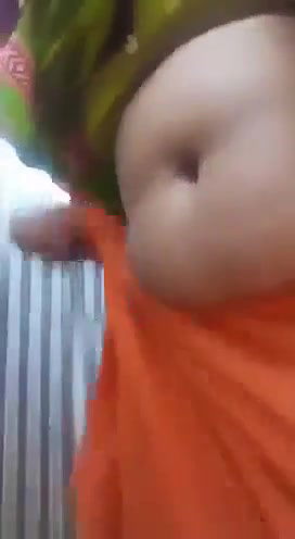 outdoor nude show by desi mature girl