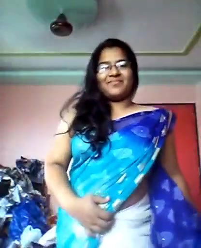saree kholke bhabhi nangi hui