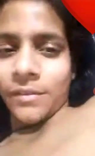 vc mein ladki ne boob dikhayi