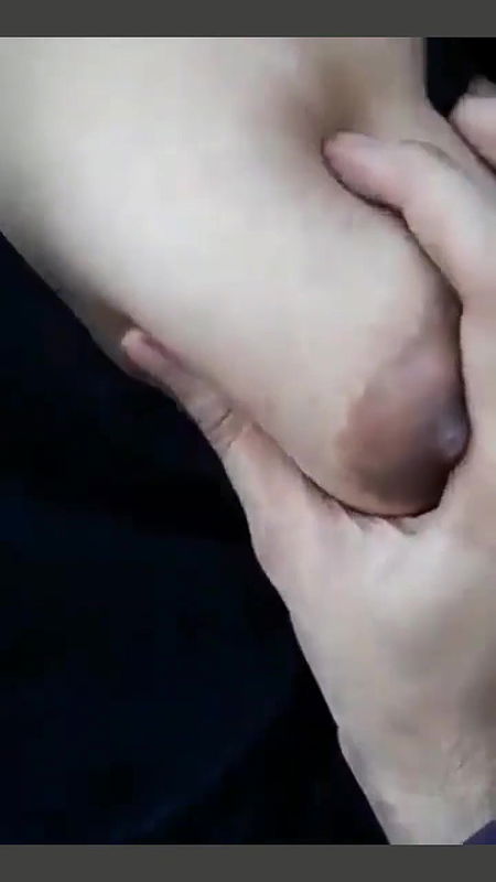 Cute Slim Paki Girl Showing her Boobs Pic’s+Video