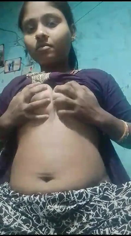 girl making nude video