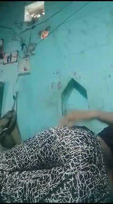 girl making nude video