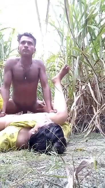 ganne ke field mein padosi ko choda