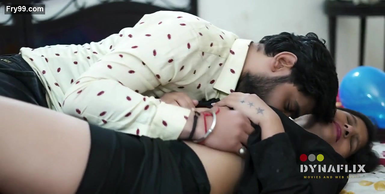 Birthday Gift (2021) UNRATED 720p  HDRip DynaFlix Originals Hindi Short Film