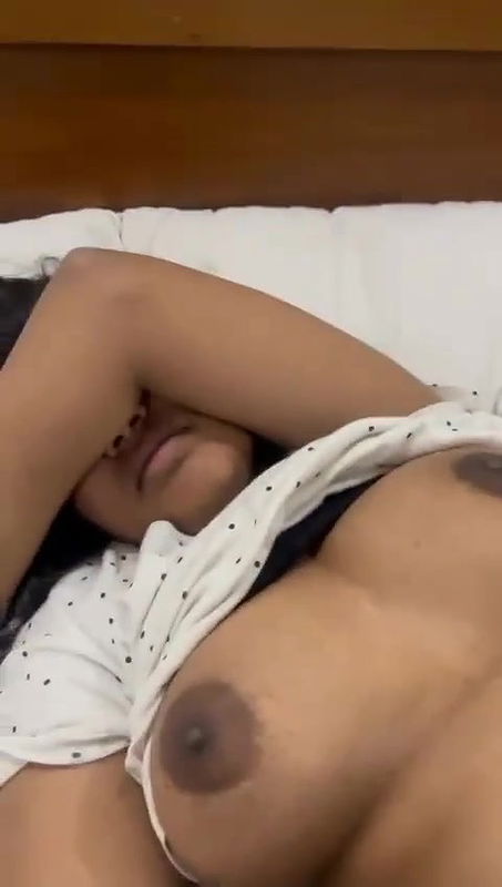 Baby got fingered in pussy