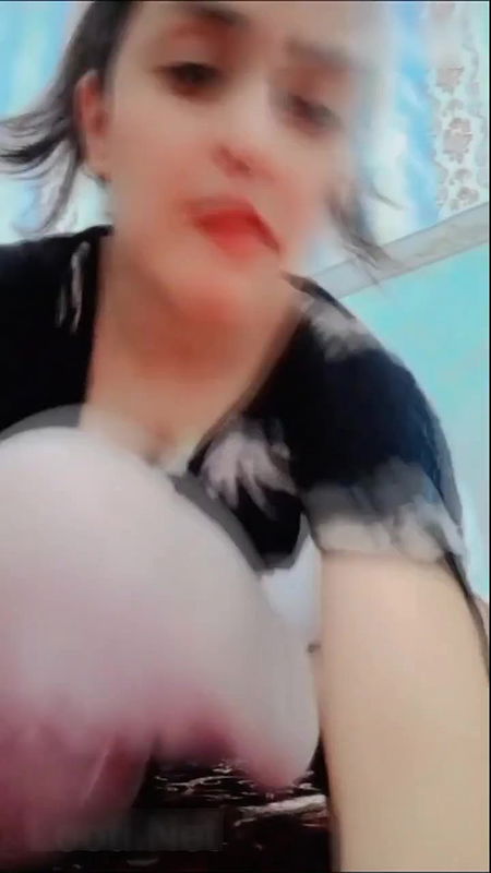 Bebe Changing clothes