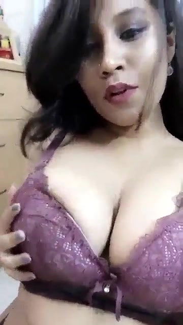 Extremely gorgeous chubby milf exposed herself nude P1