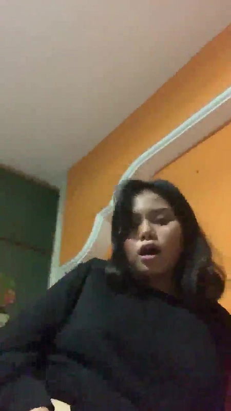 Horny Gf fingering pt2