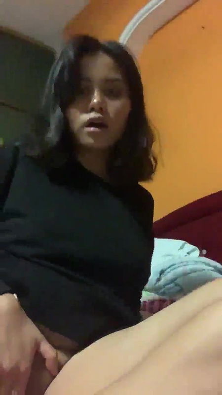 Horny Gf fingering pt2