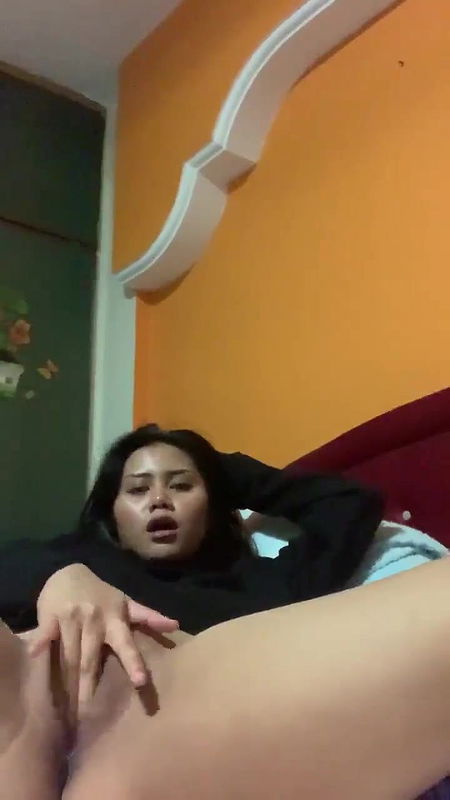 Horny Gf fingering pt2