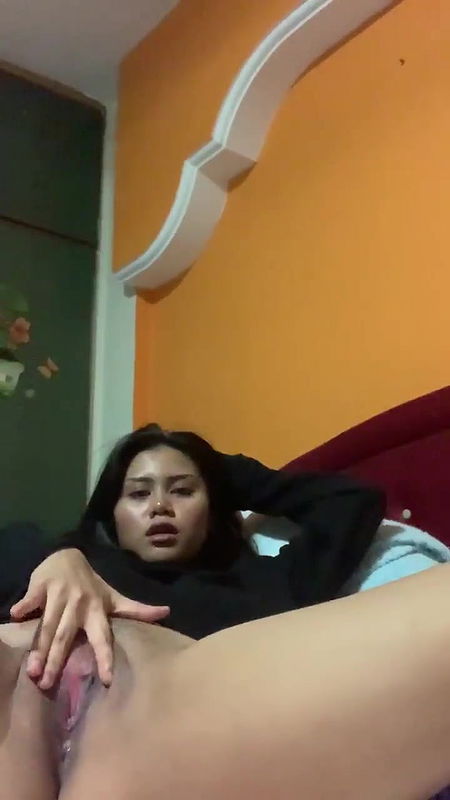 Horny Gf fingering pt2