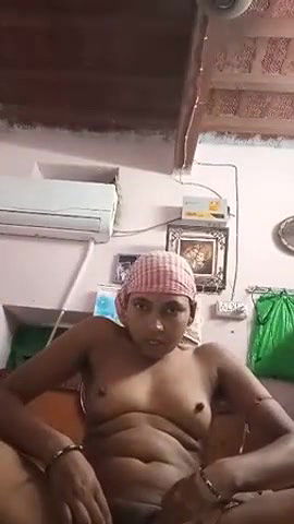 Indian Bhabhi fingering