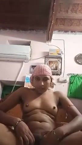 Indian Bhabhi fingering