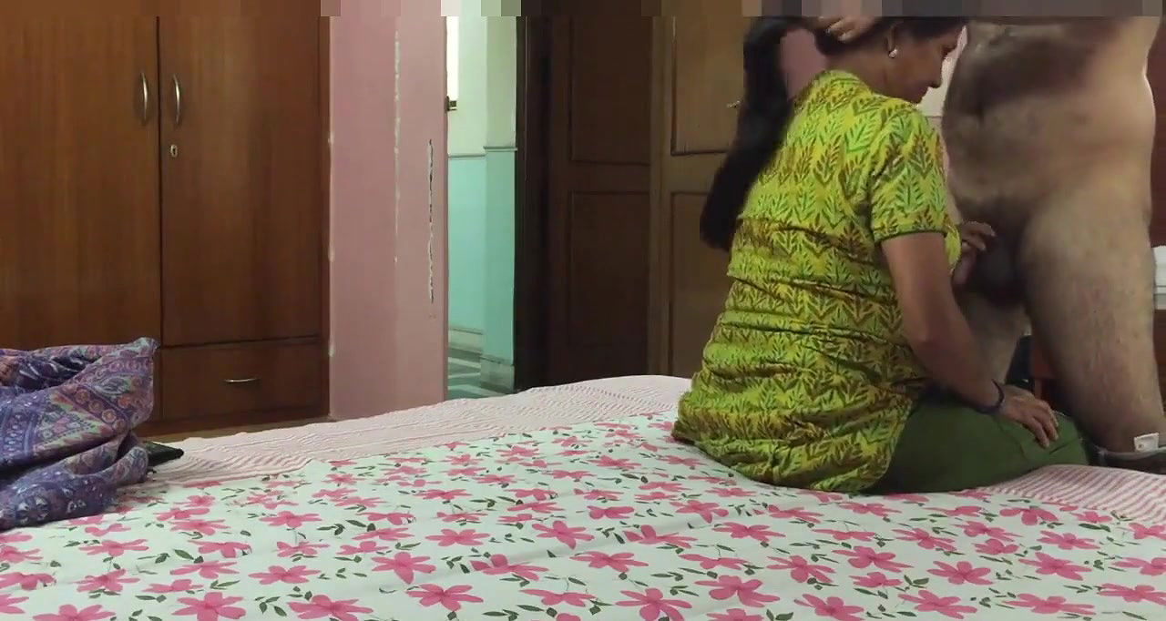 Desi mature Randi sex with her client