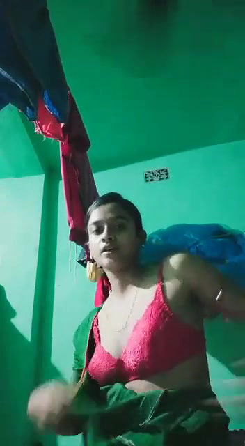 Beautiful Cute Bengali Girl New Clip