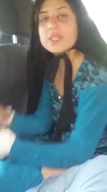 Beautiful Pathani Gf Bj And Showing Boob And Pussy Inside Car