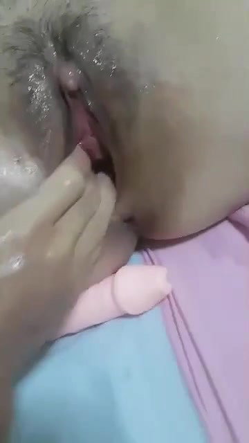 chut ke ander devar ne hath ghusa diya