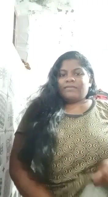 ugly bbw firl showing boob