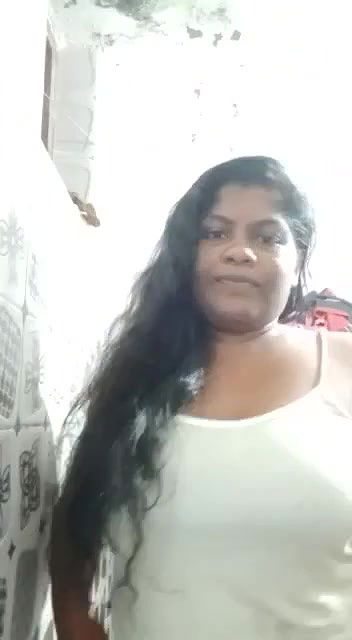 ugly bbw firl showing boob