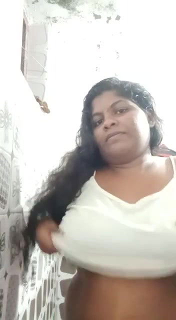 ugly bbw firl showing boob