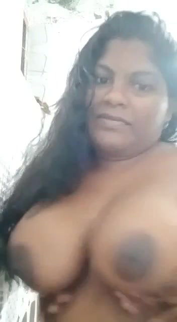 ugly bbw firl showing boob