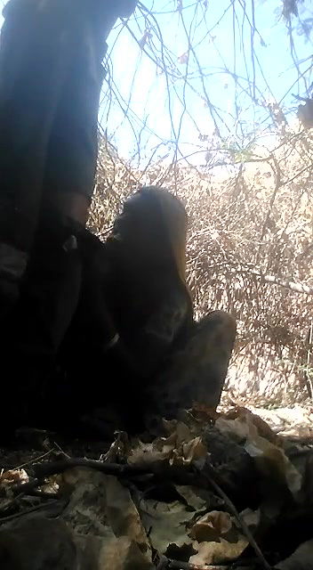 gaon ki bhabhi ko khule mein choda