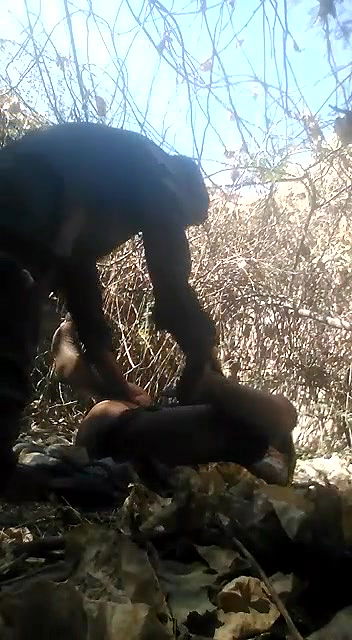 gaon ki bhabhi ko khule mein choda