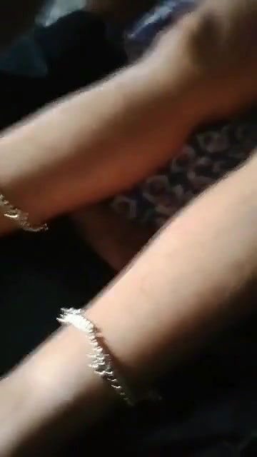 devar ne massage krte hue bhabhi ki chut ki video banayi