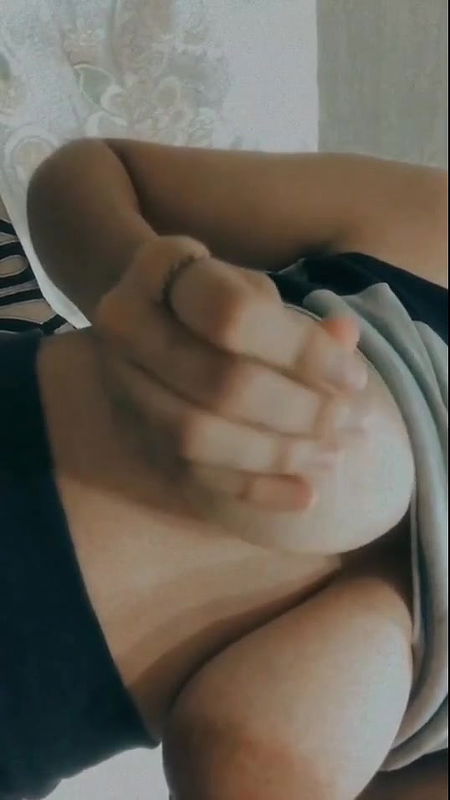 slim girl showing nudes