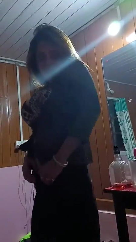 Hot girl seductive nude dance to impress her boyfriend