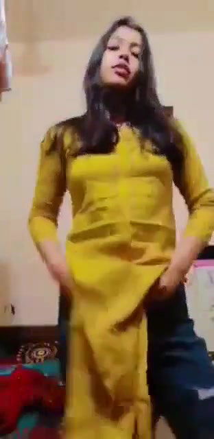 Cute desi girlfriend nude selfie showing her sexy nude body P2