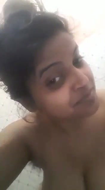 Sexy Bhabhi showing her nude