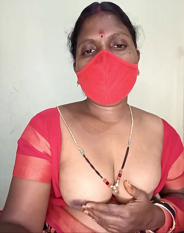 Telugu Aunty beautiful boobs show